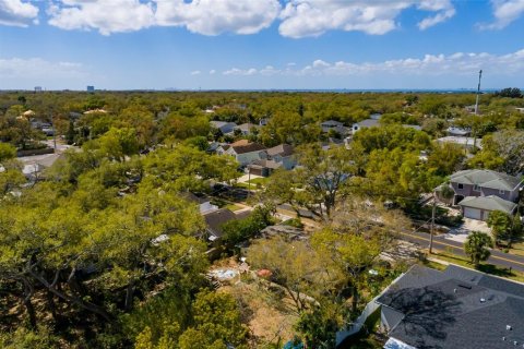House in Tampa, Florida 3 bedrooms, 129.32 sq.m. № 2092890 - photo 22
