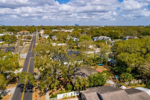 House in Tampa, Florida 3 bedrooms, 129.32 sq.m. № 2092890 - photo 19