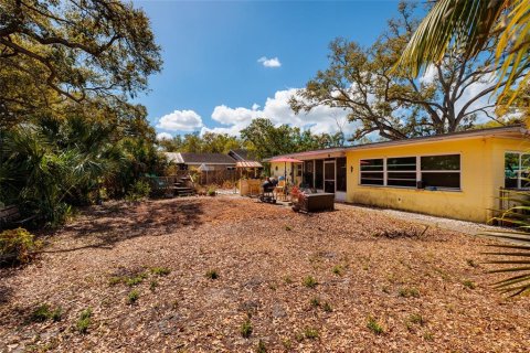 House in Tampa, Florida 3 bedrooms, 129.32 sq.m. № 2092890 - photo 13