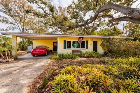House in Tampa, Florida 3 bedrooms, 129.32 sq.m. № 2092890 - photo 4