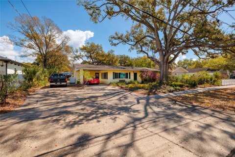 House in Tampa, Florida 3 bedrooms, 129.32 sq.m. № 2092890 - photo 5