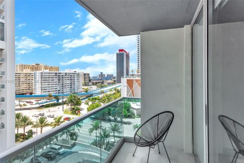 Condominio en venta en Hollywood, Florida, 2 dormitorios, 107.12 m2 № 1991861 - foto 12