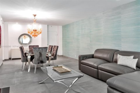 Condominio en venta en Hollywood, Florida, 2 dormitorios, 107.12 m2 № 1991861 - foto 10