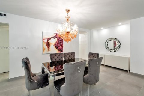 Condominio en venta en Hollywood, Florida, 2 dormitorios, 107.12 m2 № 1991861 - foto 29