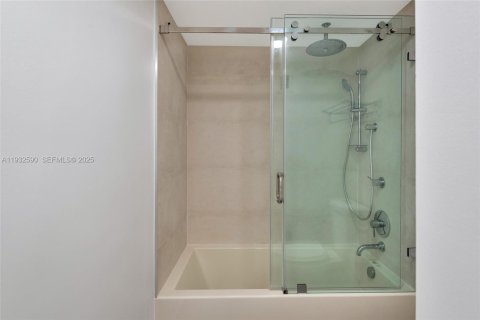 Condominio en venta en Hollywood, Florida, 2 dormitorios, 107.12 m2 № 1991861 - foto 25