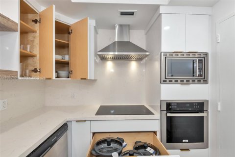 Condominio en venta en Hollywood, Florida, 2 dormitorios, 107.12 m2 № 1991861 - foto 28