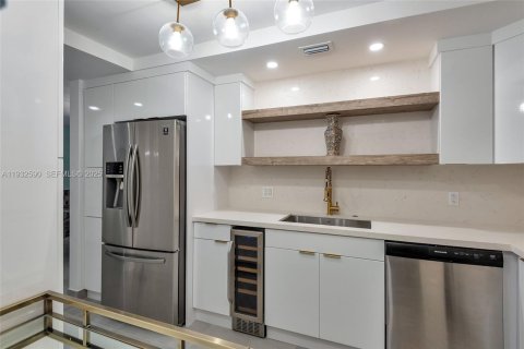 Condominio en venta en Hollywood, Florida, 2 dormitorios, 107.12 m2 № 1991861 - foto 13