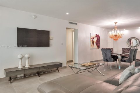 Condominio en venta en Hollywood, Florida, 2 dormitorios, 107.12 m2 № 1991861 - foto 5