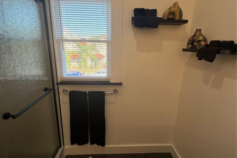 Снять в аренду квартиру в Майами, Флорида 1 спальня, 76.18м2, № 1994374 - фото 30