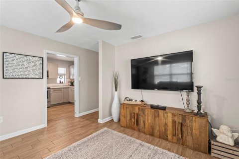 House in Apollo Beach, Florida 2 bedrooms, 81.01 sq.m. № 1760083 - photo 6