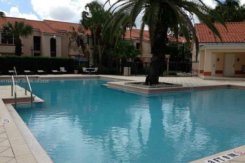 Condominio en venta en Margate, Florida, 1 dormitorio, 66.15 m2 № 2152760 - foto 8