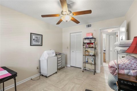 Condo in Daytona Beach, Florida, 2 bedrooms  № 2166940 - photo 28