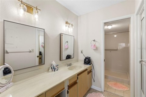 Condo in Daytona Beach, Florida, 2 bedrooms  № 2166940 - photo 24