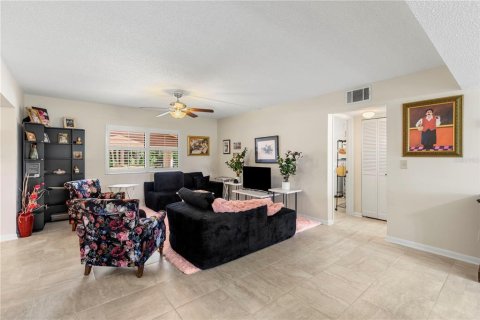 Condo in Daytona Beach, Florida, 2 bedrooms  № 2166940 - photo 2