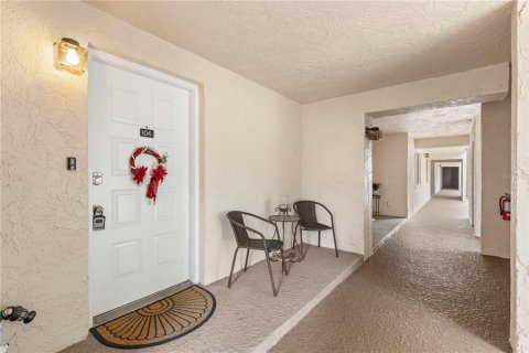 Condo in Daytona Beach, Florida, 2 bedrooms  № 2166940 - photo 9