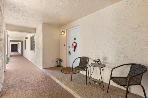 Condo in Daytona Beach, Florida, 2 bedrooms  № 2166940 - photo 10