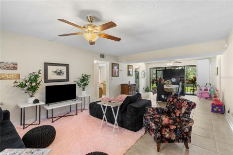 Condo in Daytona Beach, Florida, 2 bedrooms  № 2166940 - photo 13
