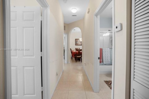 House in Port St. Lucie, Florida 3 bedrooms, 139.91 sq.m. № 2062191 - photo 28