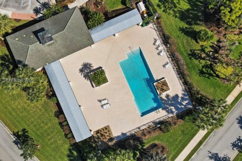 House in Port St. Lucie, Florida 3 bedrooms, 139.91 sq.m. № 2062191 - photo 5