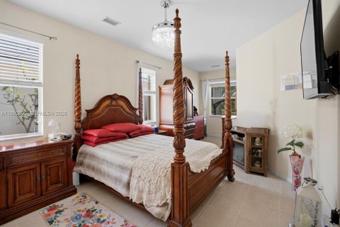 House in Port St. Lucie, Florida 3 bedrooms, 139.91 sq.m. № 2062191 - photo 19