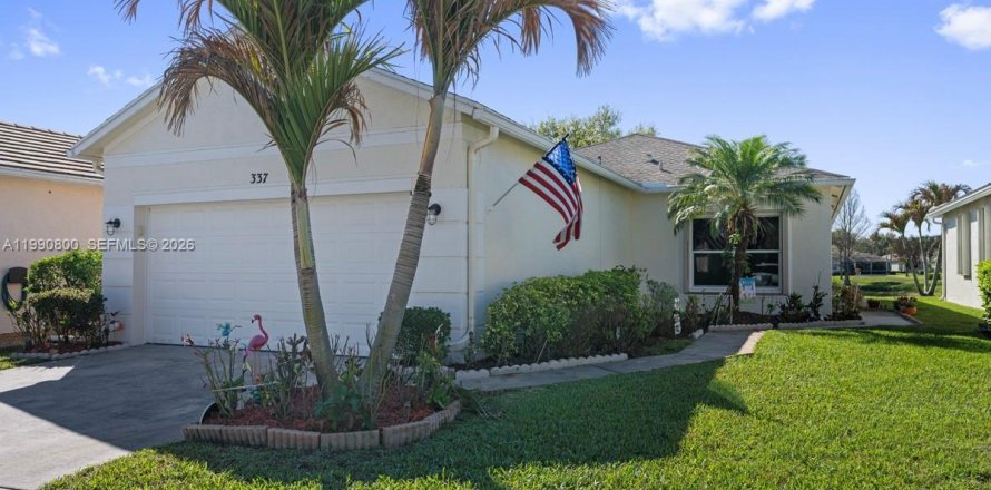 House in Port St. Lucie, Florida 3 bedrooms, 139.91 sq.m. № 2062191