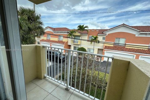 Townhouse in Fort Lauderdale, Florida 2 bedrooms, 116.13 sq.m. № 1994390 - photo 15