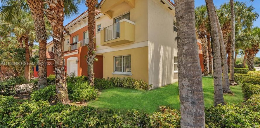 Townhouse in Fort Lauderdale, Florida 2 bedrooms, 116.13 sq.m. № 1994390