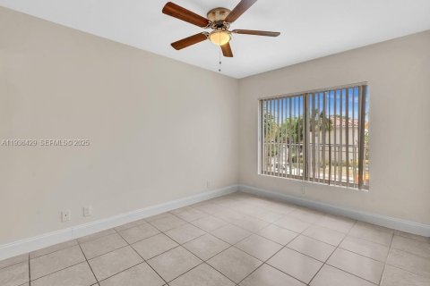 Townhouse in Fort Lauderdale, Florida 2 bedrooms, 116.13 sq.m. № 1994390 - photo 16