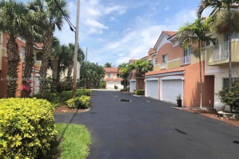 Townhouse in Fort Lauderdale, Florida 2 bedrooms, 116.13 sq.m. № 1994390 - photo 23