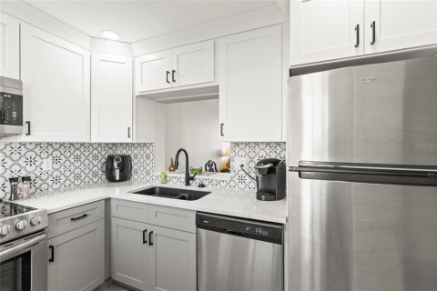 Copropriété à louer à Clearwater, Floride: 1 chambre, 81.29 m2 № 2324008 - photo 13