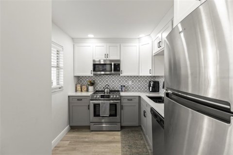 Copropriété à louer à Clearwater, Floride: 1 chambre, 81.29 m2 № 2324008 - photo 12