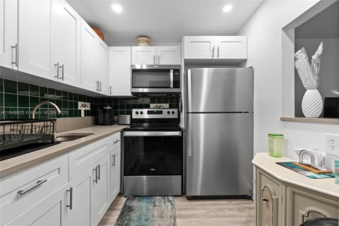Condo in Deerfield Beach, Florida, 1 bedroom  № 1852194 - photo 4