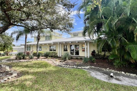Commercial property in Bradenton, Florida 401.71 sq.m. № 1789233 - photo 4