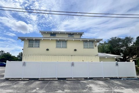 Commercial property in Bradenton, Florida 401.71 sq.m. № 1789233 - photo 9
