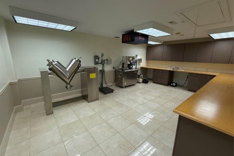 Commercial property in Bradenton, Florida 401.71 sq.m. № 1789233 - photo 29