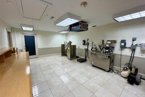 Commercial property in Bradenton, Florida 401.71 sq.m. № 1789233 - photo 18