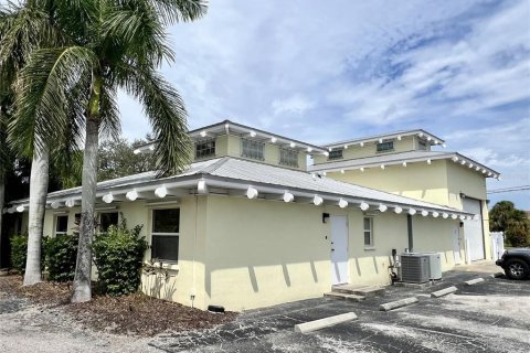 Commercial property in Bradenton, Florida 401.71 sq.m. № 1789233 - photo 2