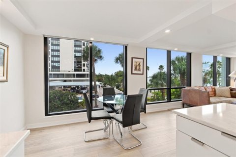 Copropriété à vendre à Sarasota, Floride: 2 chambres, 115.85 m2 № 2285432 - photo 11