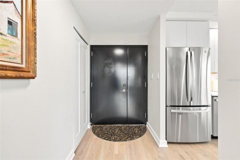 Copropriété à vendre à Sarasota, Floride: 2 chambres, 115.85 m2 № 2285432 - photo 4