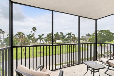 Copropriété à vendre à Sarasota, Floride: 2 chambres, 115.85 m2 № 2285432 - photo 18