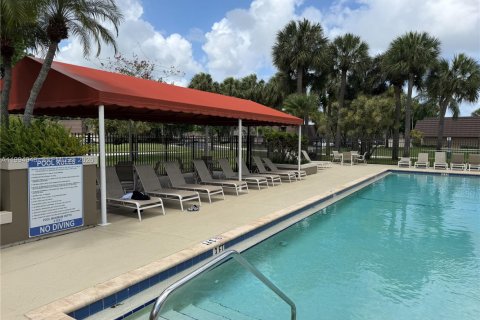 Adosado en venta en West Palm Beach, Florida, 2 dormitorios, 114.83 m2 № 2062674 - foto 27