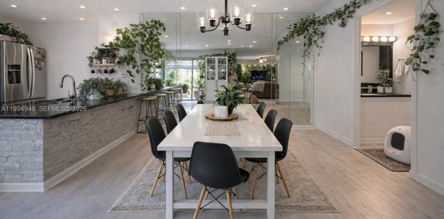 Adosado en West Palm Beach, Florida 2 dormitorios, 114.83 m2 № 2062674