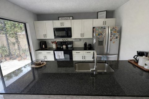 Adosado en venta en West Palm Beach, Florida, 2 dormitorios, 114.83 m2 № 2062674 - foto 2