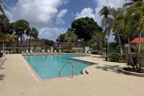 Adosado en venta en West Palm Beach, Florida, 2 dormitorios, 114.83 m2 № 2062674 - foto 28