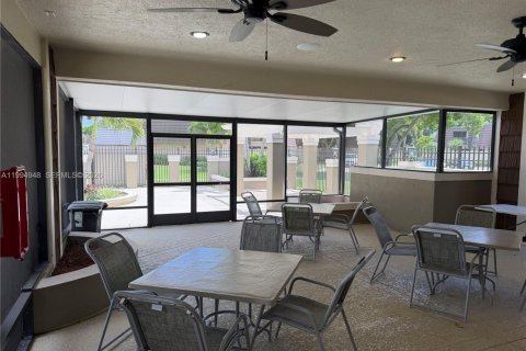 Adosado en venta en West Palm Beach, Florida, 2 dormitorios, 114.83 m2 № 2062674 - foto 25