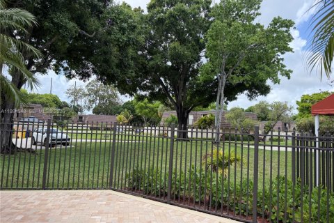 Adosado en venta en West Palm Beach, Florida, 2 dormitorios, 114.83 m2 № 2062674 - foto 29