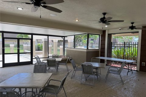 Adosado en venta en West Palm Beach, Florida, 2 dormitorios, 114.83 m2 № 2062674 - foto 24