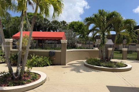 Adosado en venta en West Palm Beach, Florida, 2 dormitorios, 114.83 m2 № 2062674 - foto 26