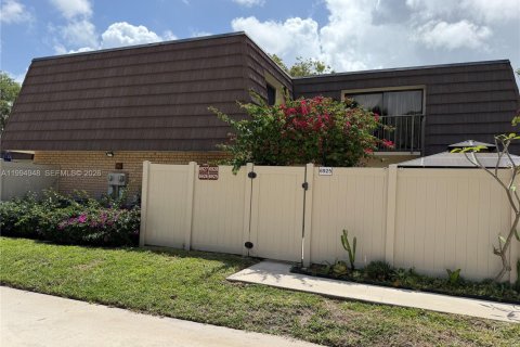 Adosado en venta en West Palm Beach, Florida, 2 dormitorios, 114.83 m2 № 2062674 - foto 21