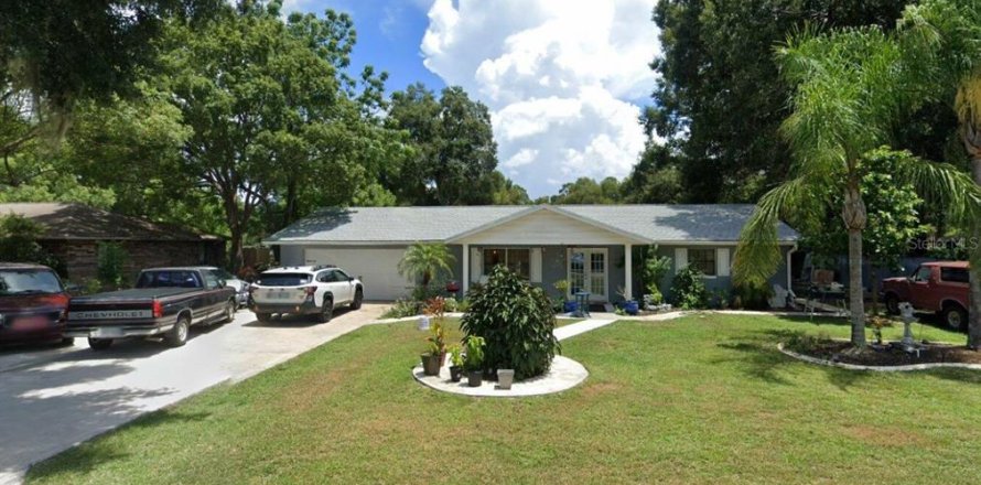House in Fruitland Park, Florida 3 bedrooms, 166.57 sq.m. № 1908173